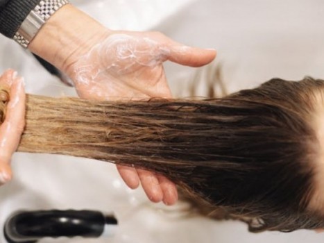 Zimska rutina koja pomaže kosi da ostane zdrava